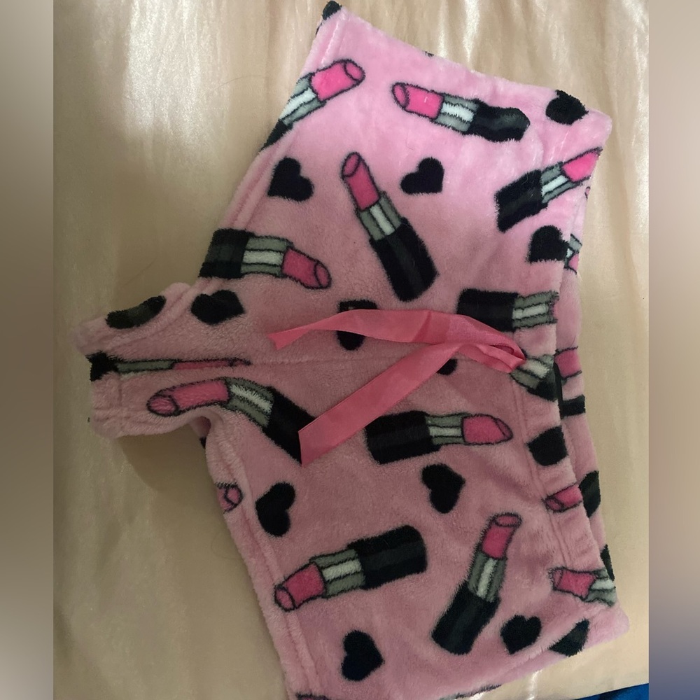 Lipstick fuzzy pj shorts